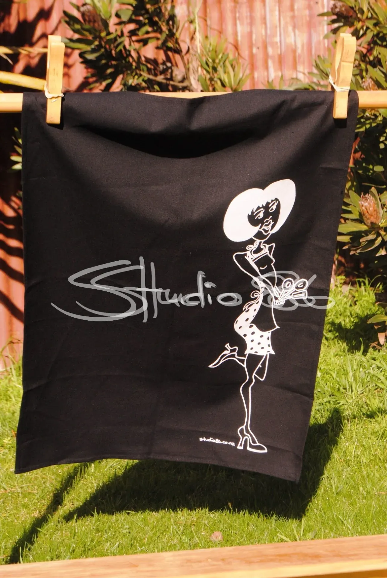 Betty Botox Tea-towel Black