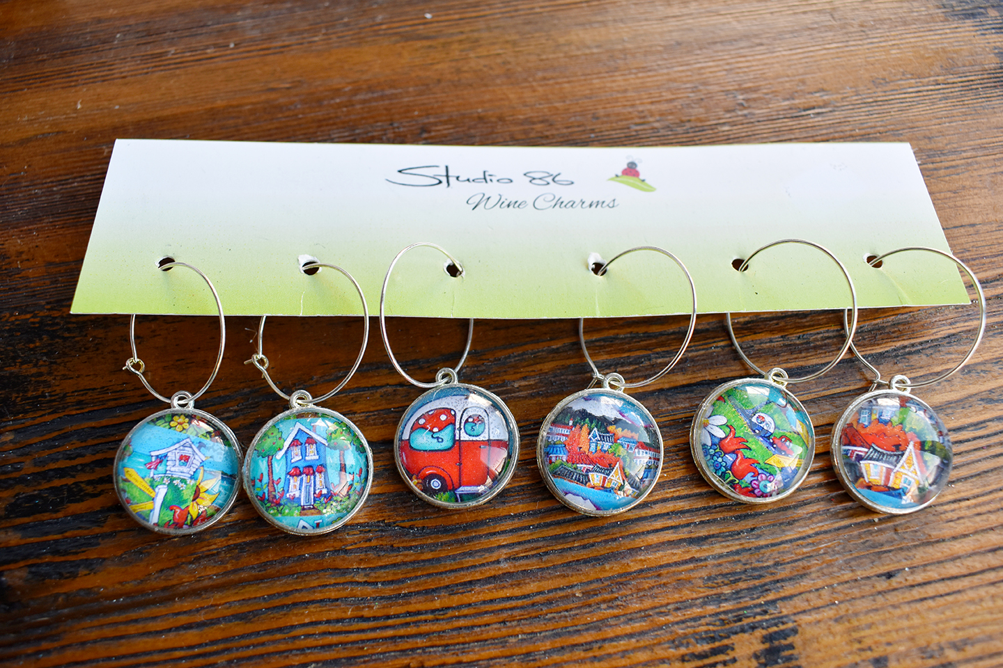 Caravan & houses wine charms